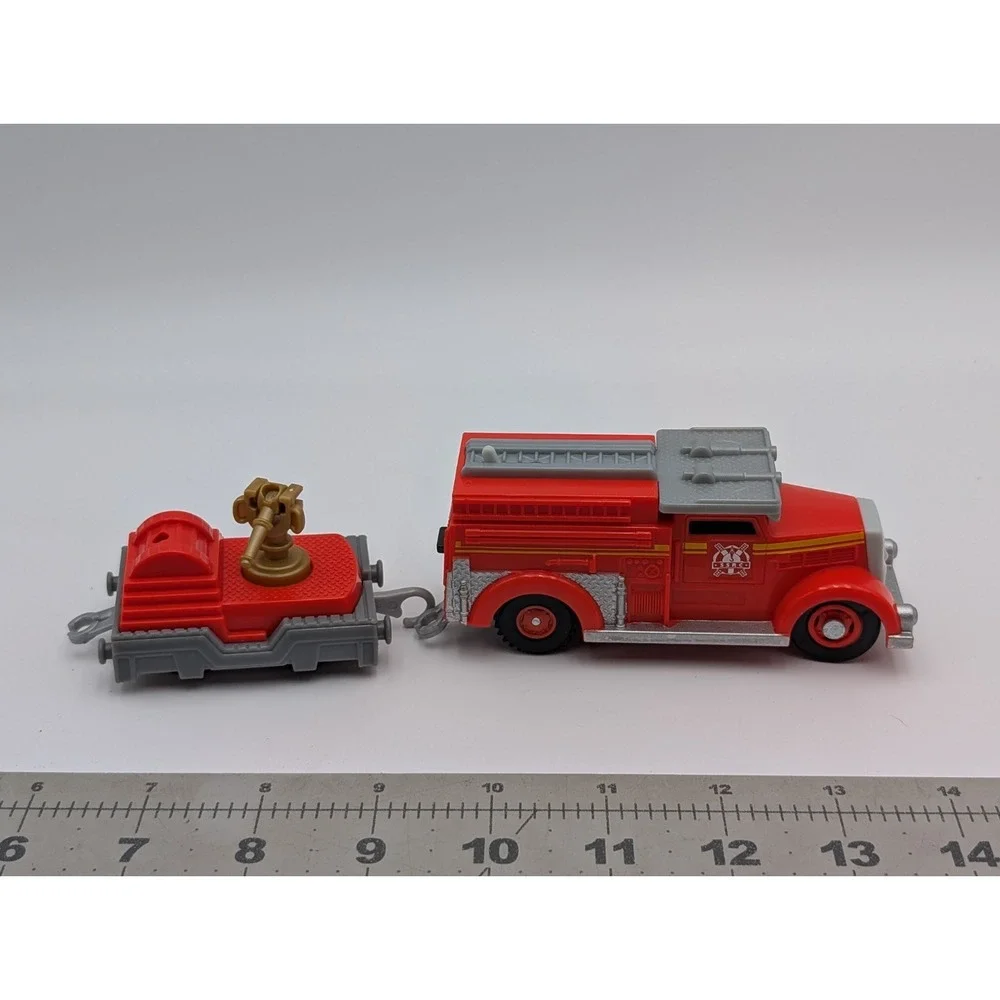 Mattel Fiery Flynn‎ Trackmaster Fire Truck Motorized Thomas Train Engine 2013